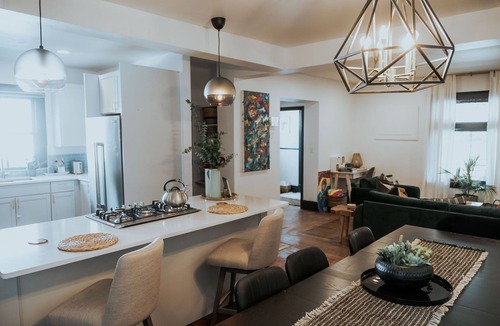 Kerrytown House | Renovated. Modern. Downtown + 1.5 Miles to Stadium