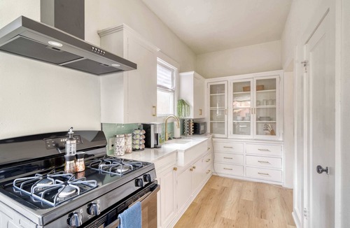 Irvington Apartment | Renovated Studio - Walk to Shops - Private Retreat