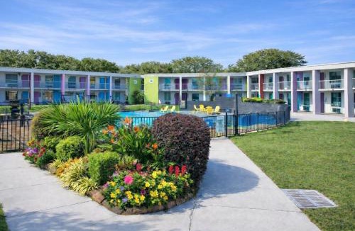 Ferry Pass Hotel | Rest and Relax Inn