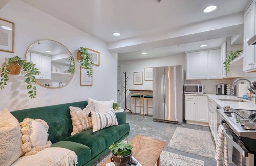 Sullivan's Gulch Apartment | Retro Hideaway - Trendy Location - 2BR - Sleeps 4