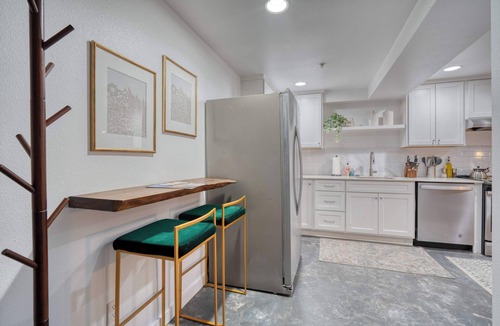 Sullivan's Gulch Apartment | Retro Hideaway - Trendy Location - 2BR - Sleeps 4