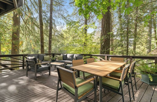 Brightwood Cabin | Retro River Cabin near Mount Hood - hot tub, games, Sandy River views!