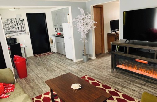 Appleton Apartment | Ritchie Village: 50 Shades of Grey
