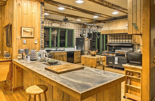 Cullowhee Villa | River Access, Mtn Views! All-Season Cullowhee Base