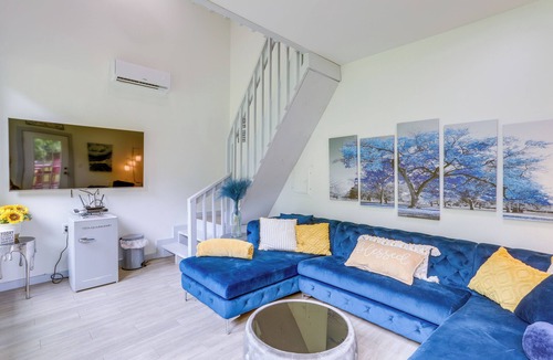 Mountain View Apartment | River Access & Private Deck: Mountain View Retreat