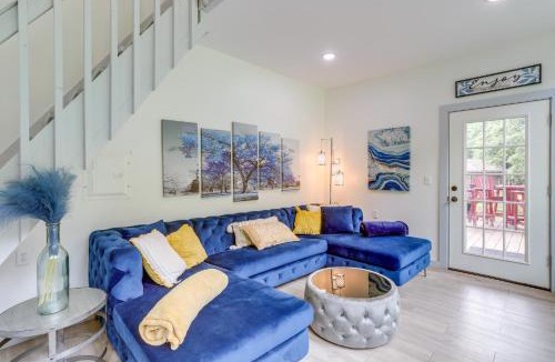 Mountain View Apartment | River Access & Private Deck: Mountain View Retreat