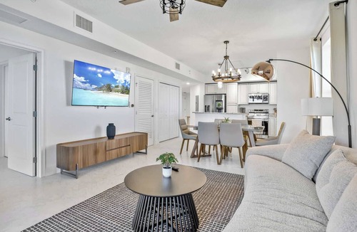 Merritt Island Condo | River Fly-In Duo - 5Bd - River & Runway View