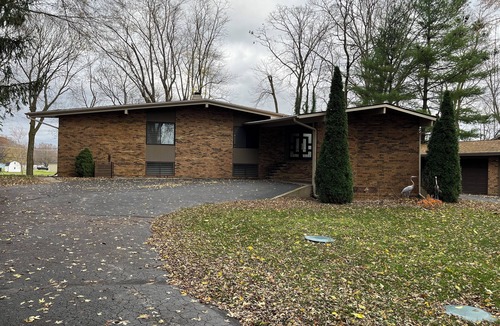 Benton Harbor House | River Front Home