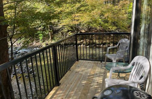 Pittman Center Ski Chalet | River Rhapsody