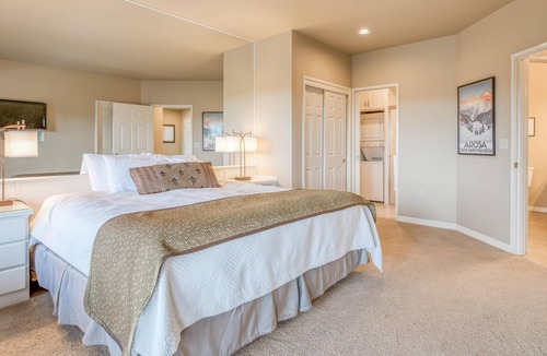 Southwest Bend Condo | River Ridge 322ab