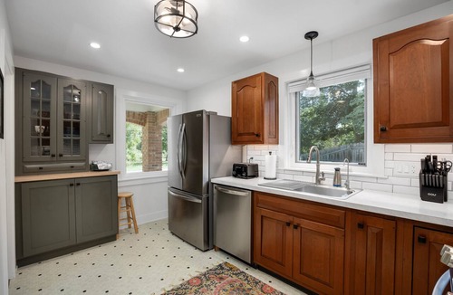 Ann Arbor House | River Rock Guest House - A Quiet Haven w/Firepit, Walking & Biking River Trails