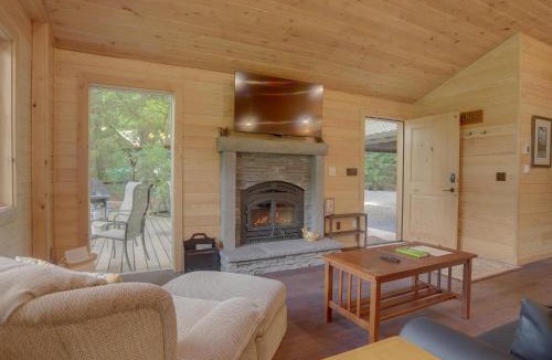 Welches House | River View Cabin - Meredith Lodging