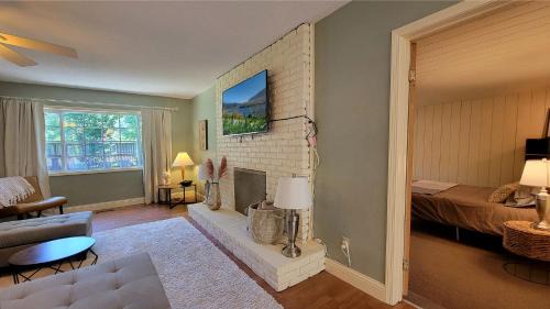Gold Hill House | River Views 2 Homes Sleeps 14 Swim Spa
