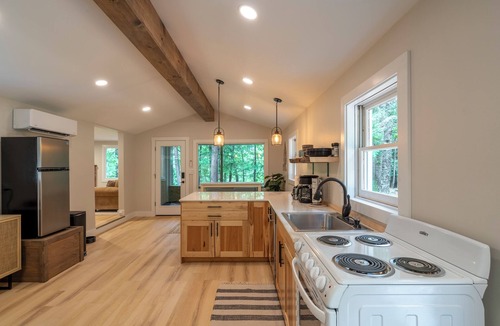 Thompsonville Cabin | River Watch at Roaring Brook-Betsie River Frontage & easy access to Crystal Mtn