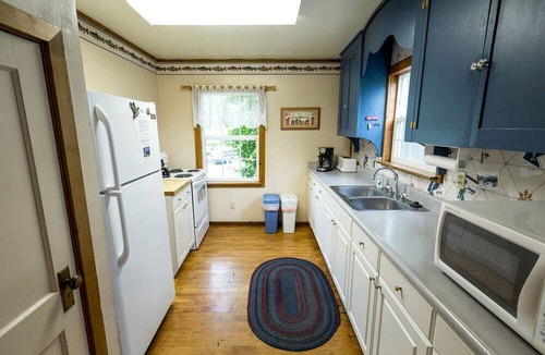 Chiloquin Cabin | Riverfront Cabin Rental for Four near Crater Lake National Forest, Oregon