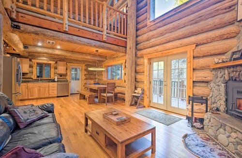Gold Bar Cabin | Riverfront Cabin w/Hot Tub: 2 Mi to Eagle Falls