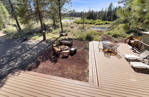 Sunriver Cabin | Riverfront Cabin w/Trails, Hot Tub, Wood Stove, AC & River Views + dogs OK