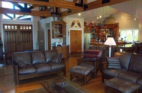 Bend Cabin | Riverfront Lodge great setting, walk to downtown!