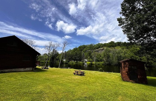 Crystal Falls Cabin | Riverfront Loft #5 Crystal Falls