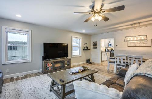 Hope House | Riverfront Michigan Cottage w/Fire Pit & Kayaks!
