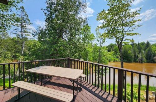 Hessel House | Riverfront~On ATV Trials~Near Mackinac Island