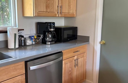 Myers Flat House | Riverfront Retreat on Avenue of the Giants! Sleeps 16+ Hot Tub!