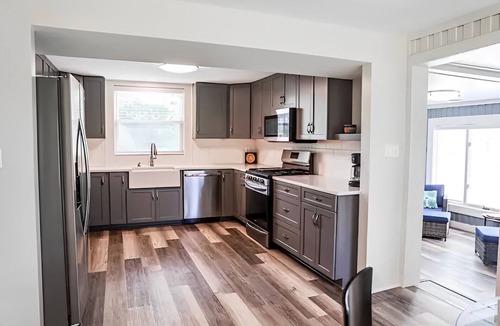 Winamac House | Riverfront Retreat