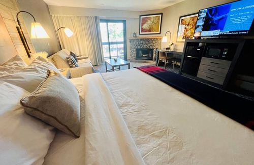 Orchard District Resort | Riverhouse Lodge