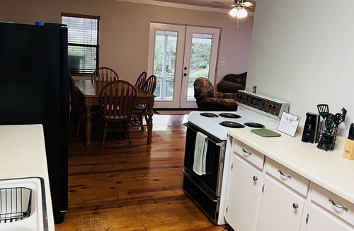 Murfreesboro Cabin | Riverside Cabin