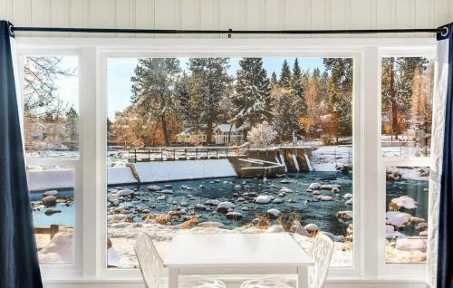 Bend House | Riverside Cottage - Just Steps from the Deschutes