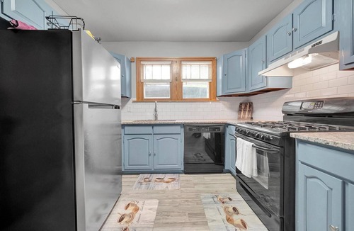 St. Clair House | Riverside getaway