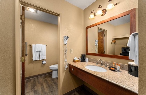 Grants Pass Hotel | Riverside Inn
