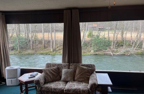 Pittman Center Ski Chalet | Riversong