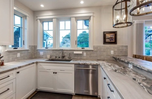 Capitola House | Rivervfront Duplex w/Elevator & Firepit on the Patio