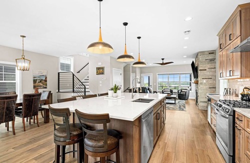 Riverside House | RiverWest at Spirit Mountain Oasis- Hot Tub- Sauna- River View
