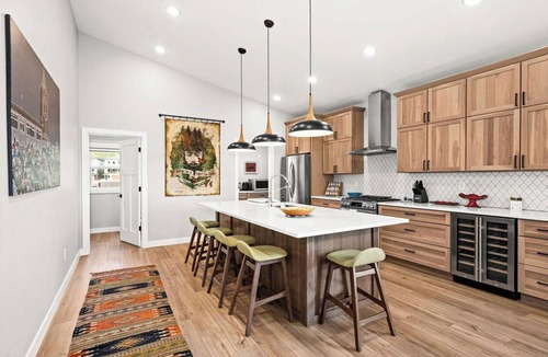 Riverside Condo | RiverWest Hunters Lookout - Riverfront - Dog Friendly - Upper level