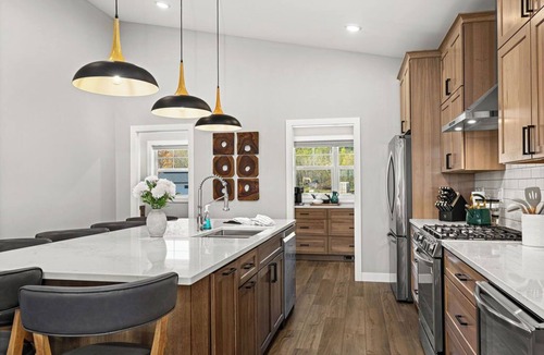 Riverside House | RiverWest Island View - Dog Friendly - Sauna - River View