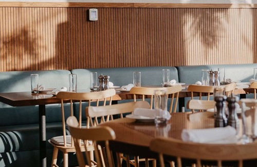 Queens Hotel | Rockaway Beach Stay | Pool. Rooftop. Dining + Spa