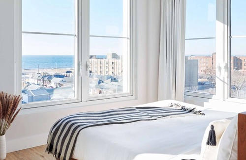 Queens Hotel | Rockaway Beach Stay | Pool. Rooftop. Dining + Spa