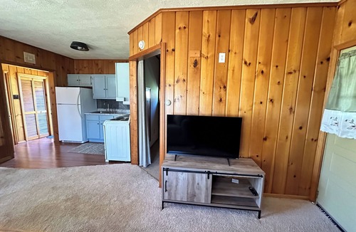 Hale Cottage | Rocky Racoon's Rustic Retreat at Sage Lake! Dock slip & tons of fun await!