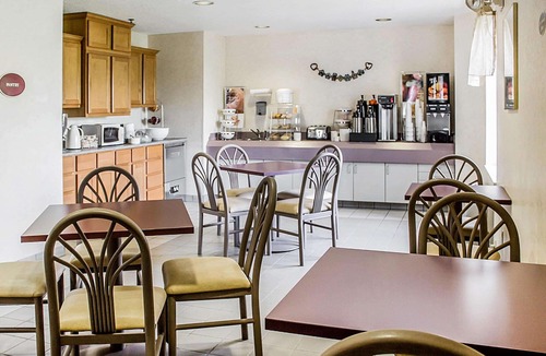 Colby Hotel | Rodeway Inn Abbotsford