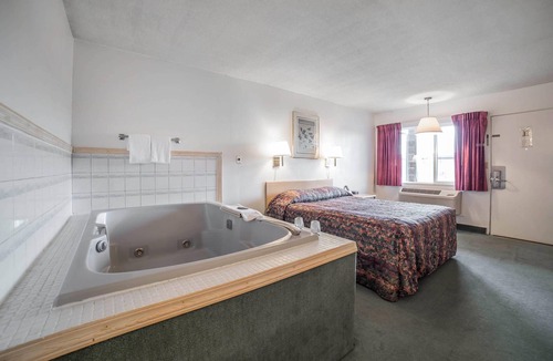 Boardman Hotel | Rodeway Inn Boardman - Hermiston