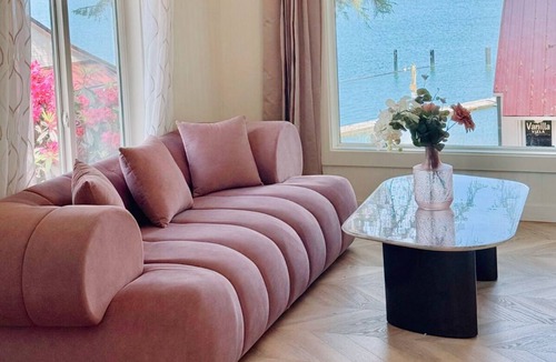 Dunes City Cabin | Romantic Cabin on the Lake with a Waterfront View - Stay at the Lavender Loft