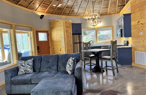 Cherokee Cabin | Romantic Fun Escape in WNC Mtns, Hot Tub, Firepit, babbling brook & starry skies