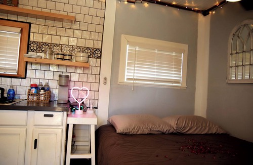 Tehama County Other | Romantic Hidden Tiny Home, 1 mile from the Sacramento river