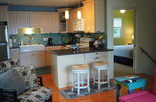 Algoma House | Romantic Retreat- Luxury Algoma Lakehouse, 310ft of private shore, Fire pit!