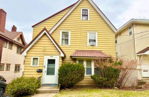 Eastside House | Room with Shared Spaces Close to Syracuse University and Downtown
