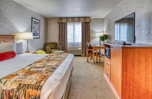 Hines Hotel | Rory & Ryan Inn