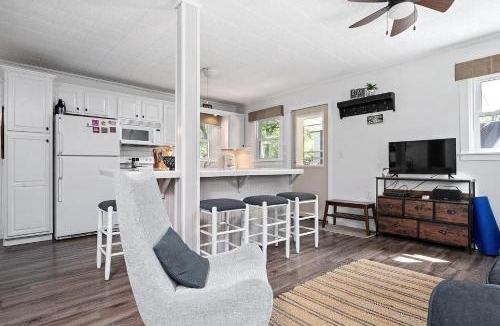 Mecosta House | Round Lake Fire Pit, Grill, Patio & Lake Access
