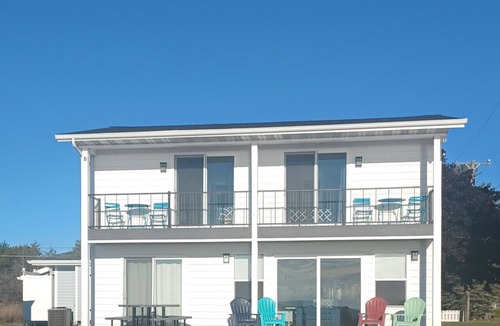 East Tawas House | Run-O-Way - Beachfront